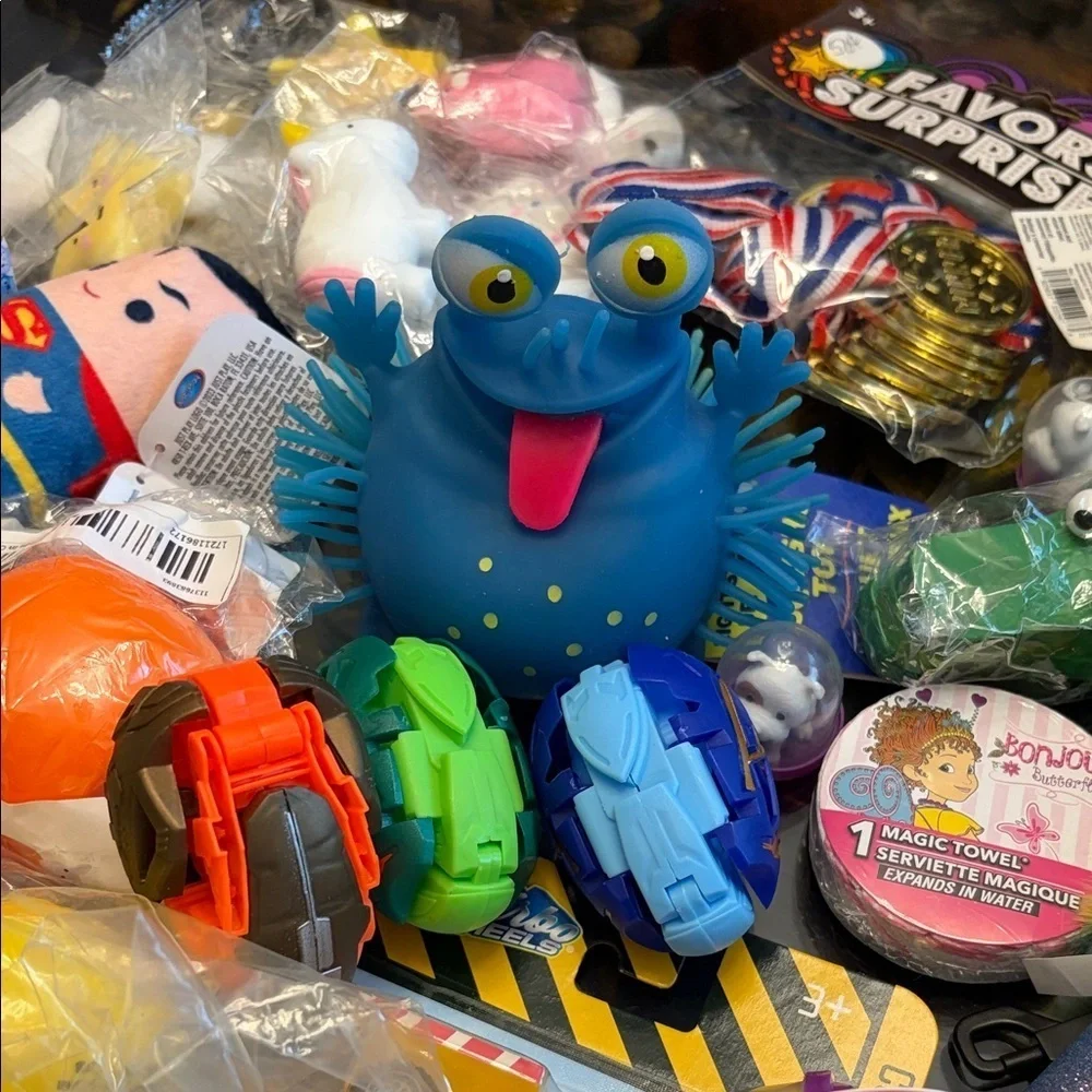 Small toys/treasure box/Party Favors stocking stuffer set. Lot of 100 items.